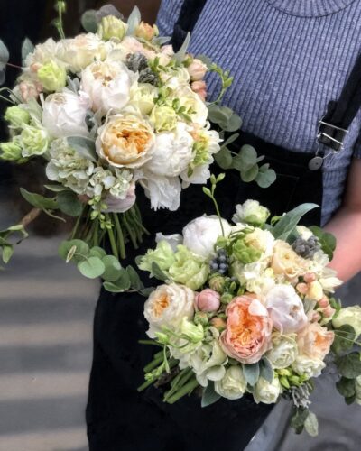 Весільний букет з піонів,фрезіі та еустоми