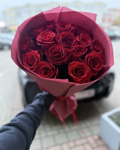 Букет 15 червоних троянд Експлоер