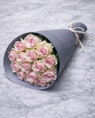 Букет ʼʼ15 рожевих троянд пінкатенаʼʼ